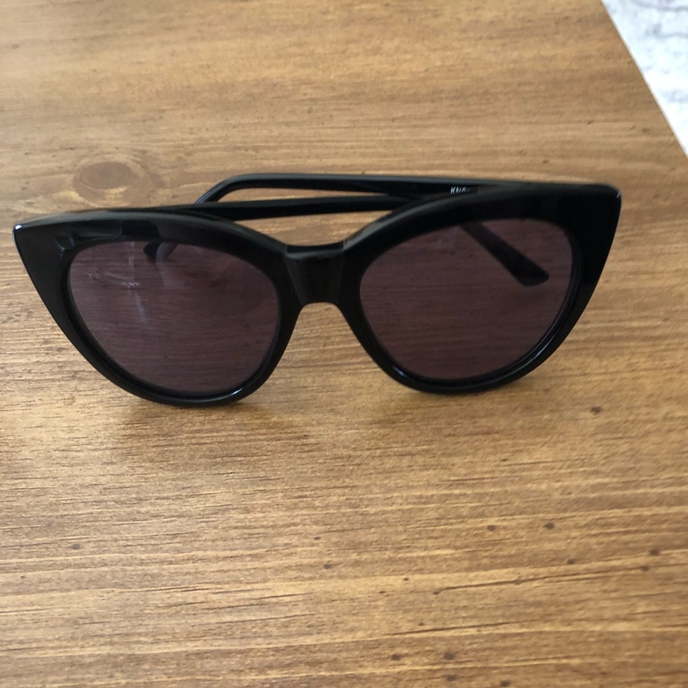 Kendall and Kylie sunglasses